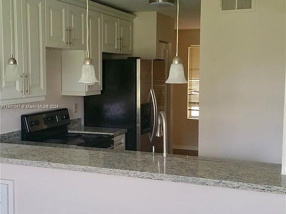 4th image of 6103 Glenmoor Dr