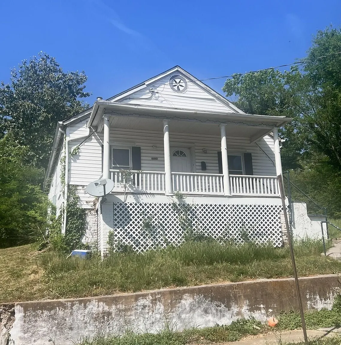 711 Harrison Ave NW photo 1