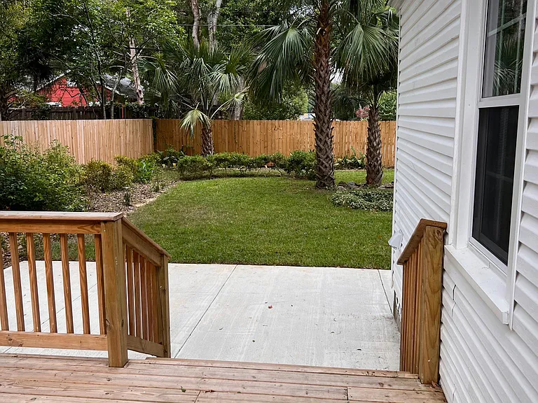 120 Florence Pl — Photo 3