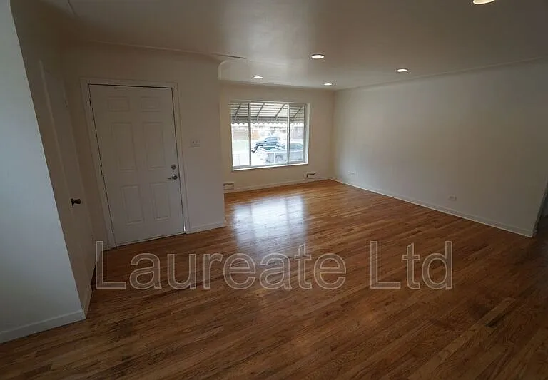 3630 Holly St — Photo 3