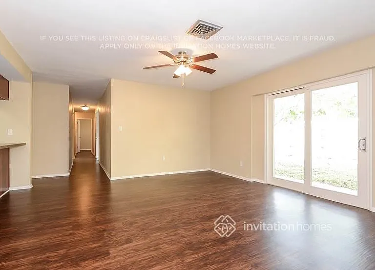 2111 Almeria Way S — Photo 6