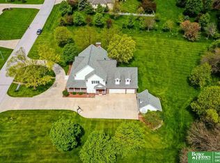 16446 Ridgemont St, Omaha, NE 68136