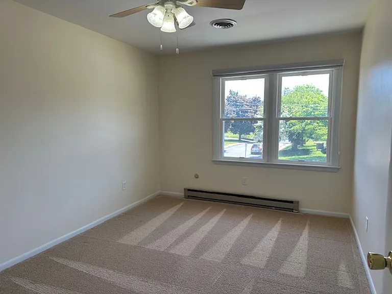 307 Evergreen St — Photo 12