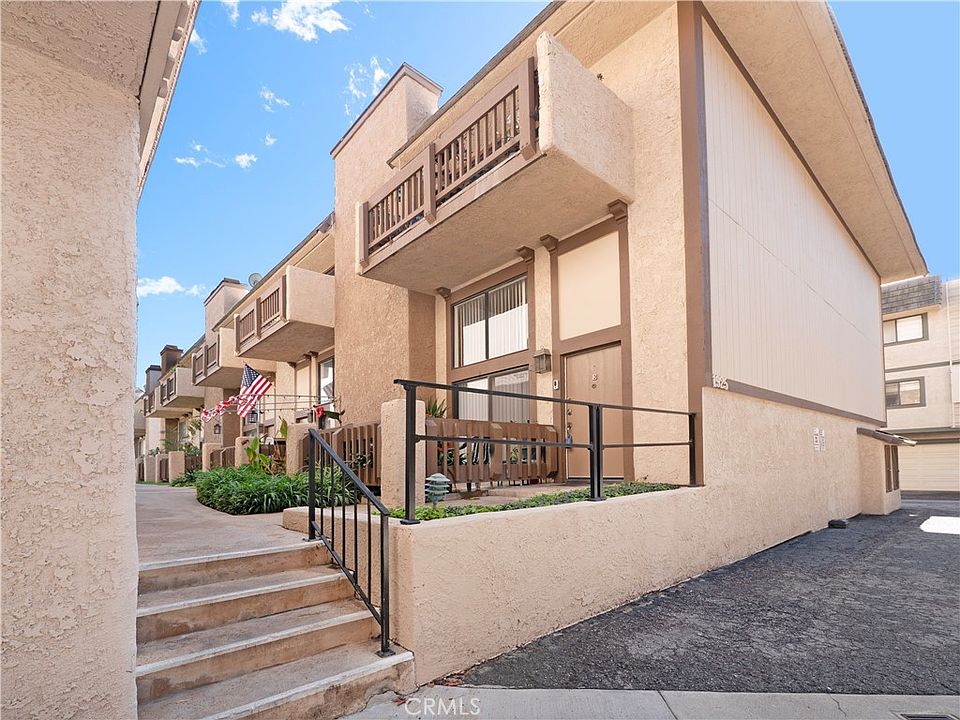 1st image of 1925 E Huntington