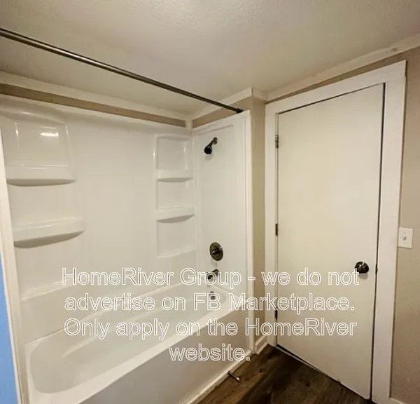 209 W 23rd St — Photo 9