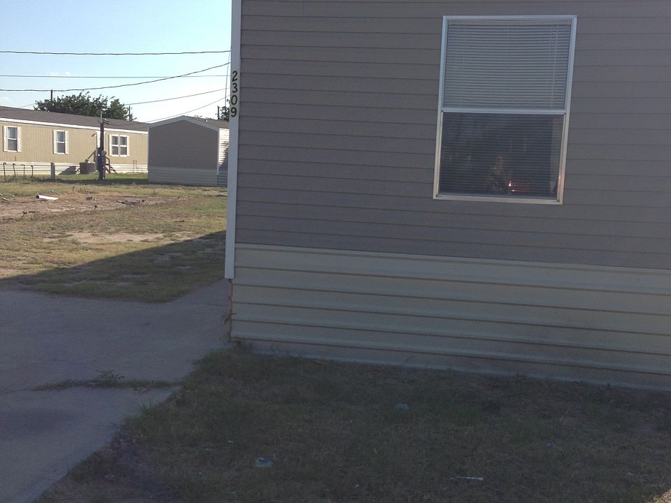 Brand new modular with a nice yard and 2 parking spots.
