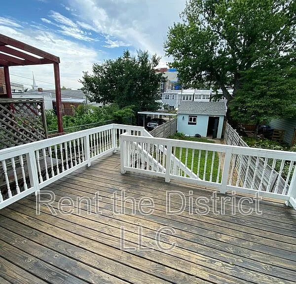 1515 Neal St NE — Photo 5