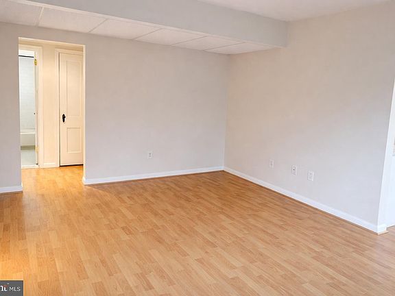 5th image of 1922 N Rhodes St APT 78