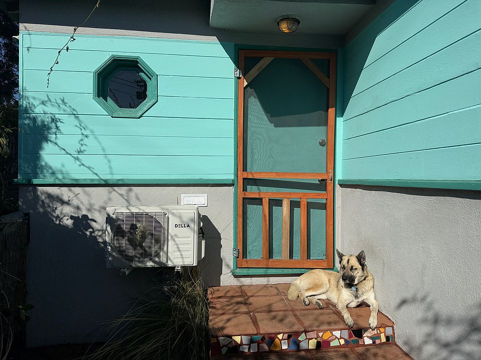 Dog-Friendly yard fully fenced