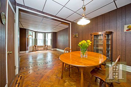 3rd image of 240 Windsor Pl