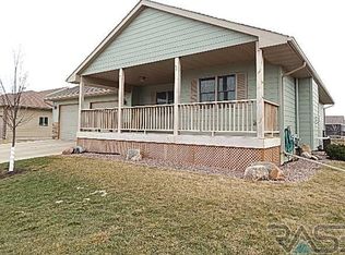 1103 E Maple St, Harrisburg, SD 57032