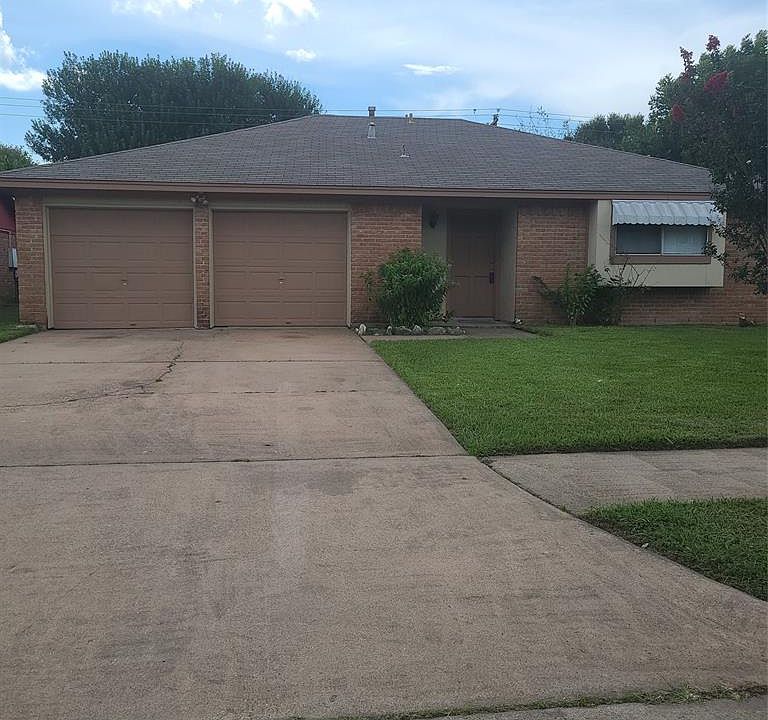 Welcome to 4107 Bermuda! Close location to Sam Houston Tollway and 225!