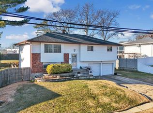 46 Sunburst Drive, Deer Park, NY 11729