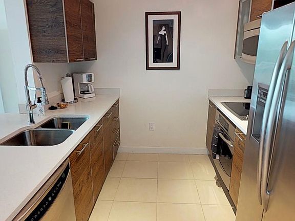 2nd image of 480 Hibiscus St Suite 241