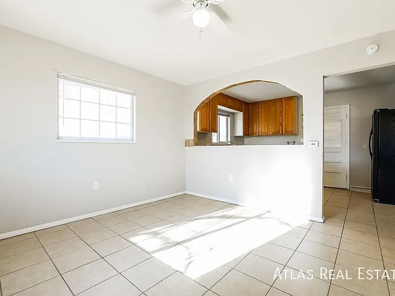 881 E Egbert St — Photo 14