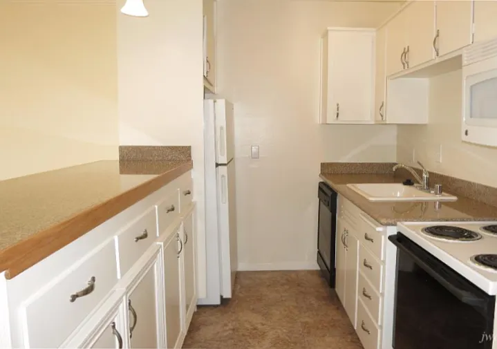 2261 Sacramento St #106 — Photo 4
