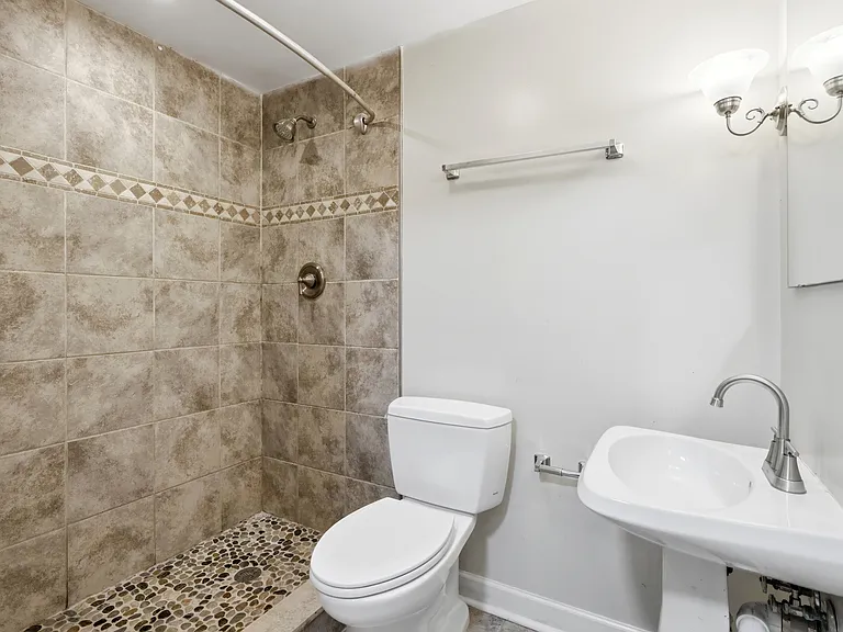 57 Shrewsbury Ct — Photo 29