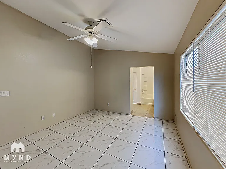 6375 Strongbow Dr — Photo 21