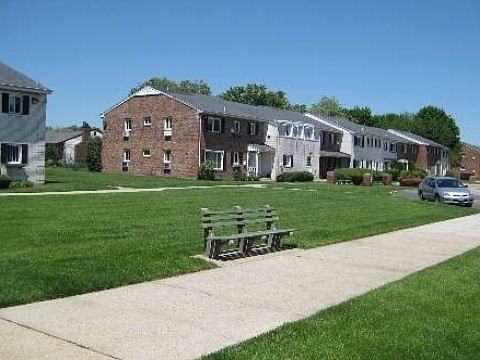 1st image of 100 Dawson Ln