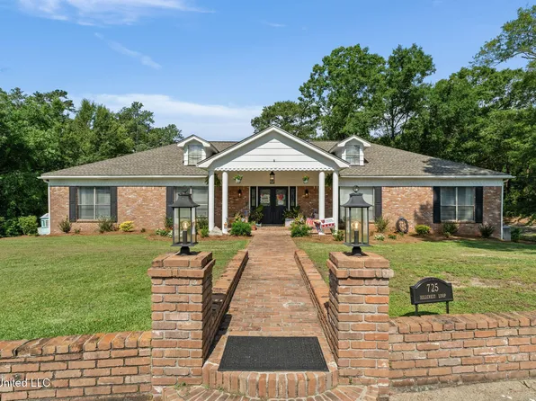 725 Hillcrest Loop, Petal, MS 39465