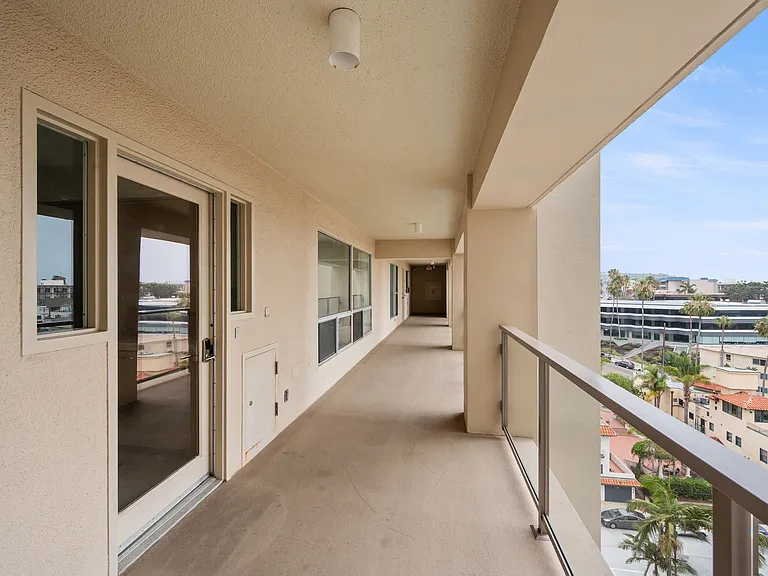 939 Coast Blvd — Photo 31