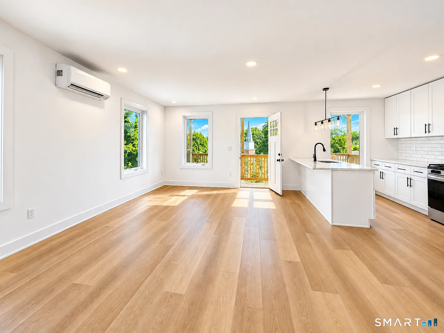 77 Ely Ave — Photo 4