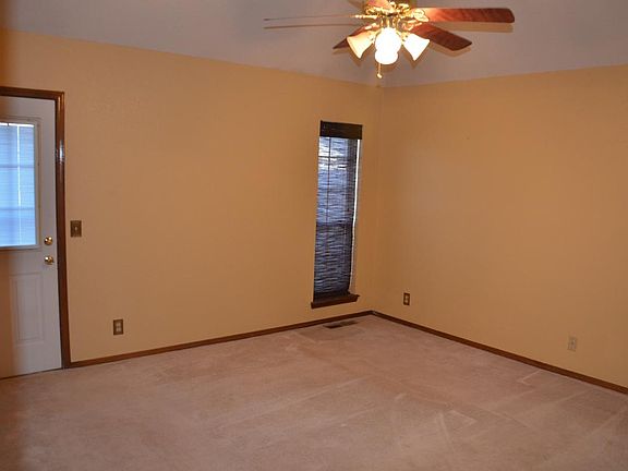 3rd image of 17628 Copper Creek Dr