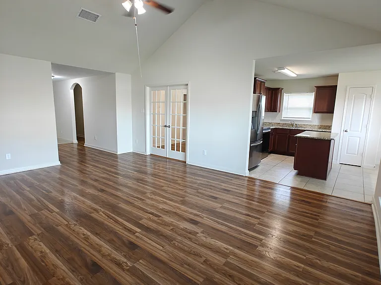 2105 Old Harbor Way — Photo 6