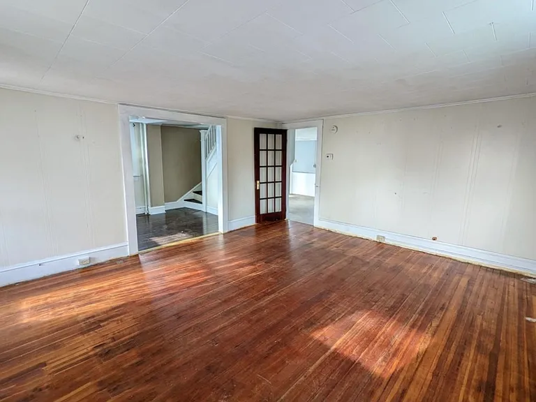 169 E Pine St — Photo 27