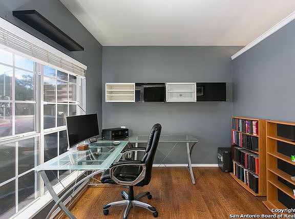 4th image of 2726 Lilac Ct