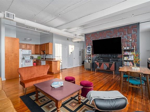 4th image of 775 Potters Ave Unit 3