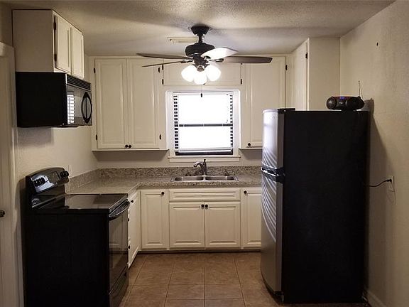 5th image of 2507 Broadway St