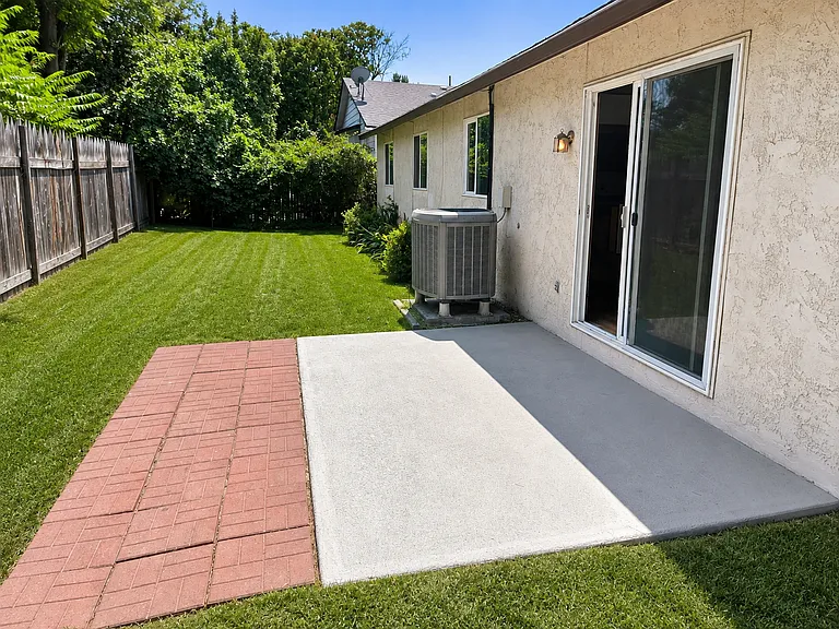 2054 S Division Ave — Photo 11