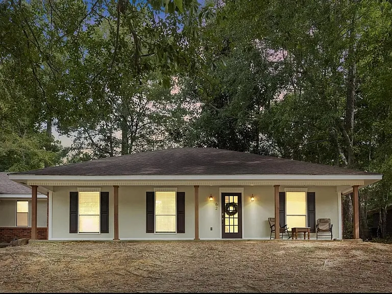 62 Sharmont Dr — Photo 1