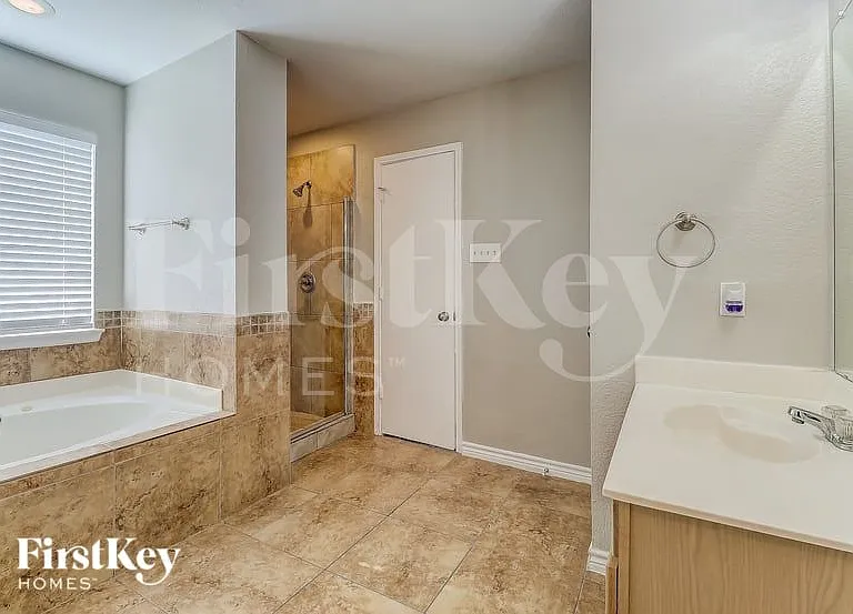3001 Creekbend Ct — Photo 10