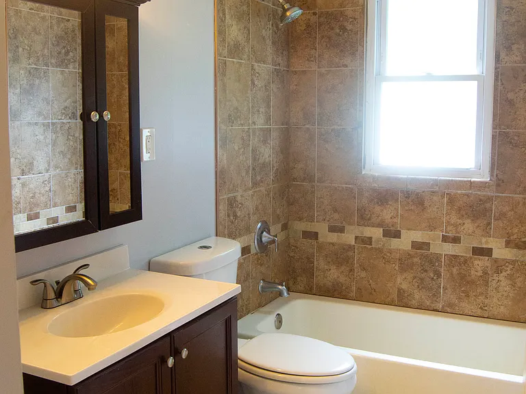 6562 Center St — Photo 4