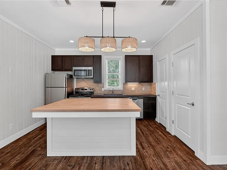 5444 Raymond Stotzer Pkwy — Photo 12