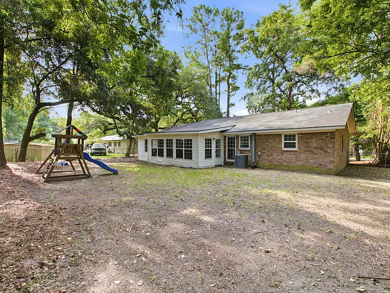 1860 Piper Dr — Photo 37