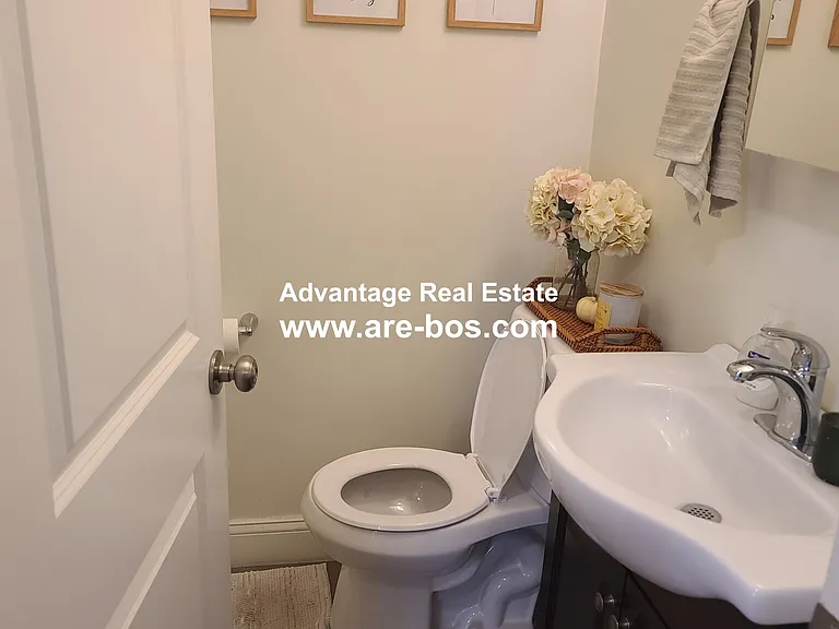 121 Webster Ave #2 — Photo 8