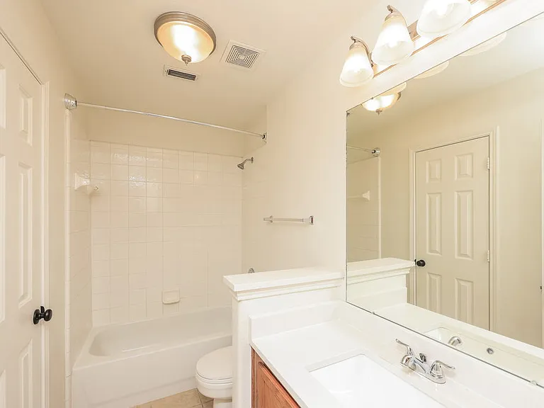 320 Foreston Dr — Photo 15