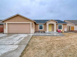 305 Fortaleza Ln, Pasco, WA 99301