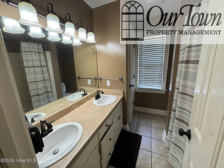 2906 Brentwood Dr N — Photo 10