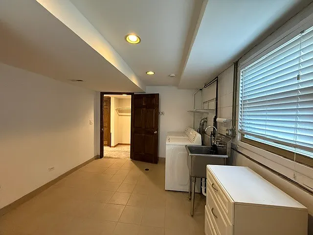 2185 Lee St — Photo 15