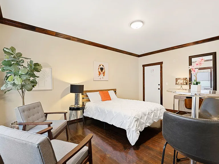 330 Cedar Avenue — Photo 16