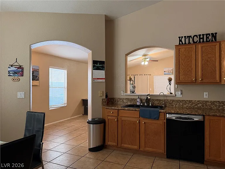 868 Worrell Ave — Photo 9