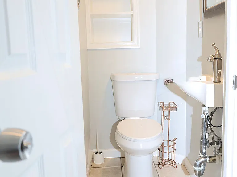 715 Somerset Pl NW — Photo 14