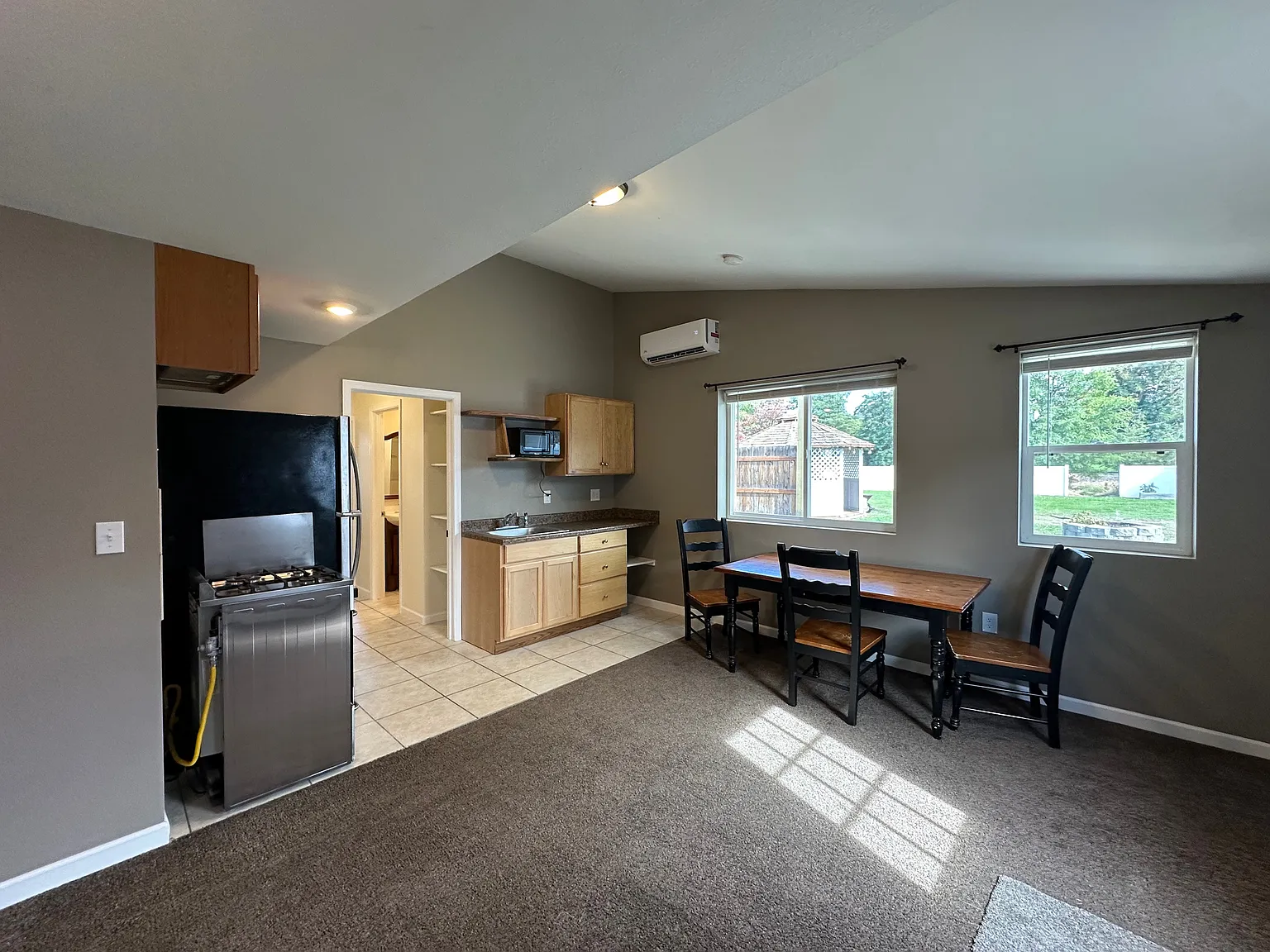 Peaceful and Private 2 Bedroom Home — Photo 4