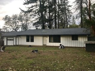 1484 Summit Loop, Grants Pass, OR 97527