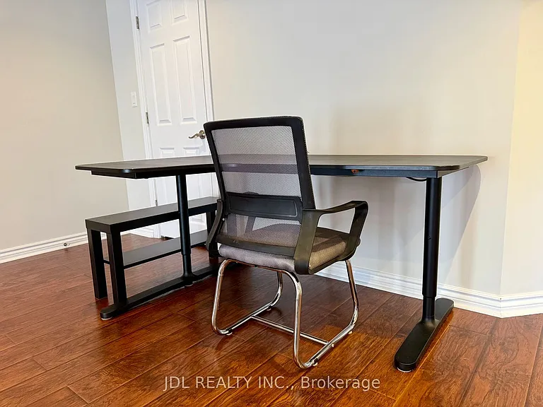 32 Bestview Cres #WALKOUT BASEMENT — Photo 4