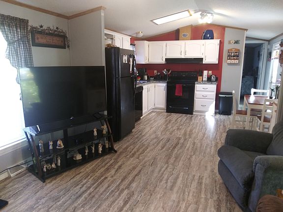 kitchen/dining/living room